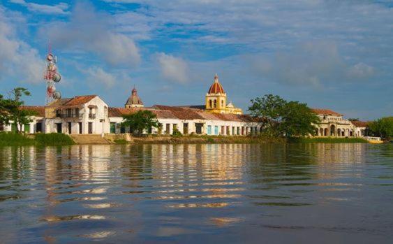 Hostel La Casa Del Viajero Mompox エクステリア 写真