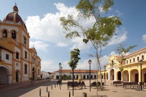 Hostel La Casa Del Viajero Mompox エクステリア 写真